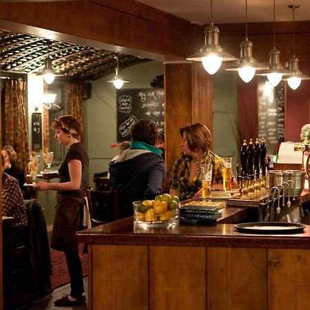 Oak Inn Upton Snodsbury Exterior foto