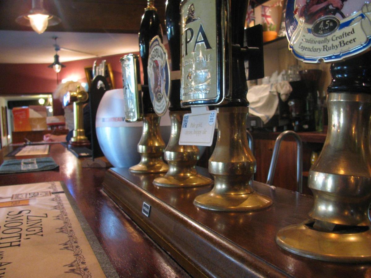 Oak Inn Upton Snodsbury Exterior foto